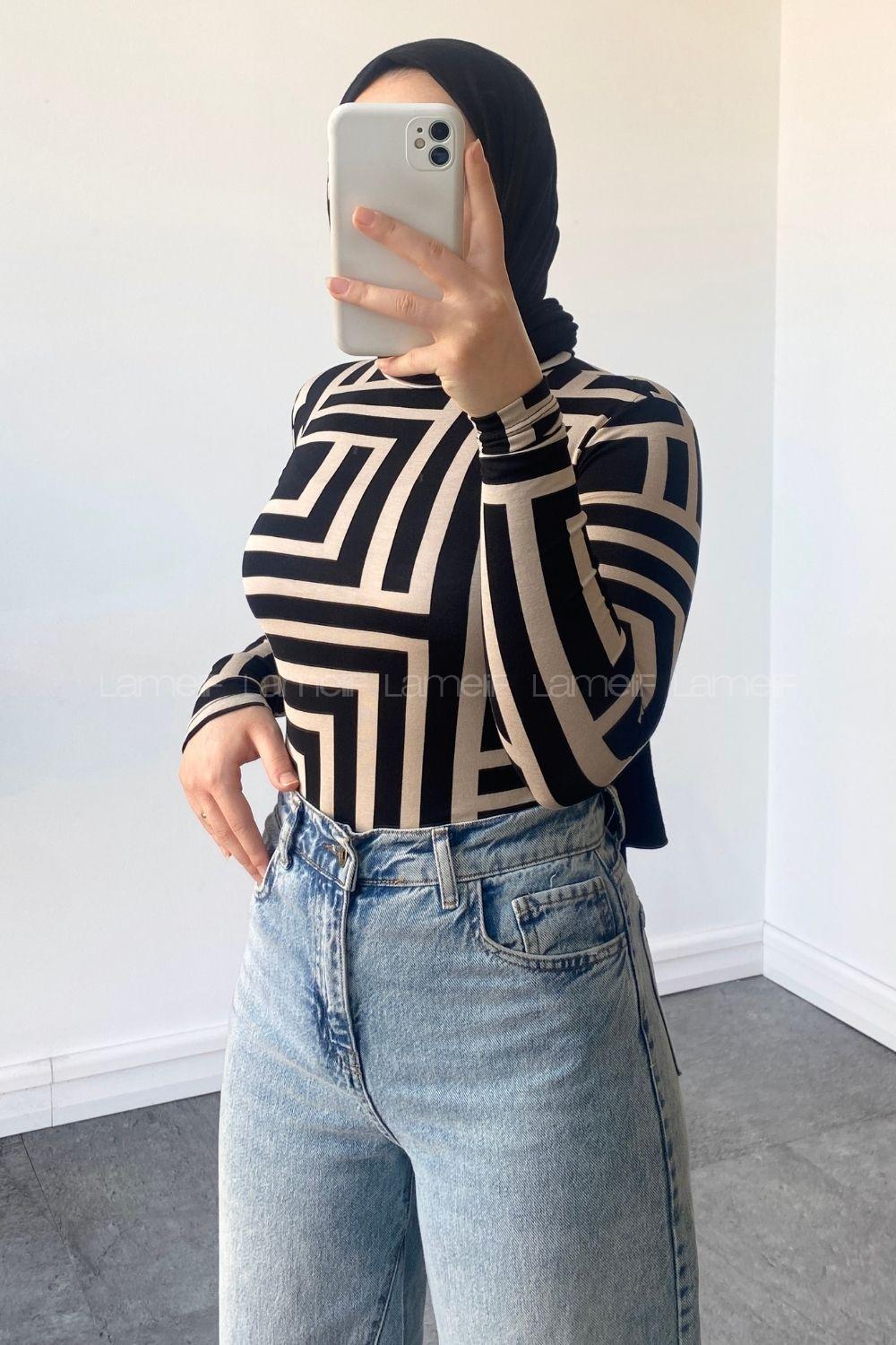 Lamelif Yarım Balıkçı Yaka Geometrik Desen Body Bej