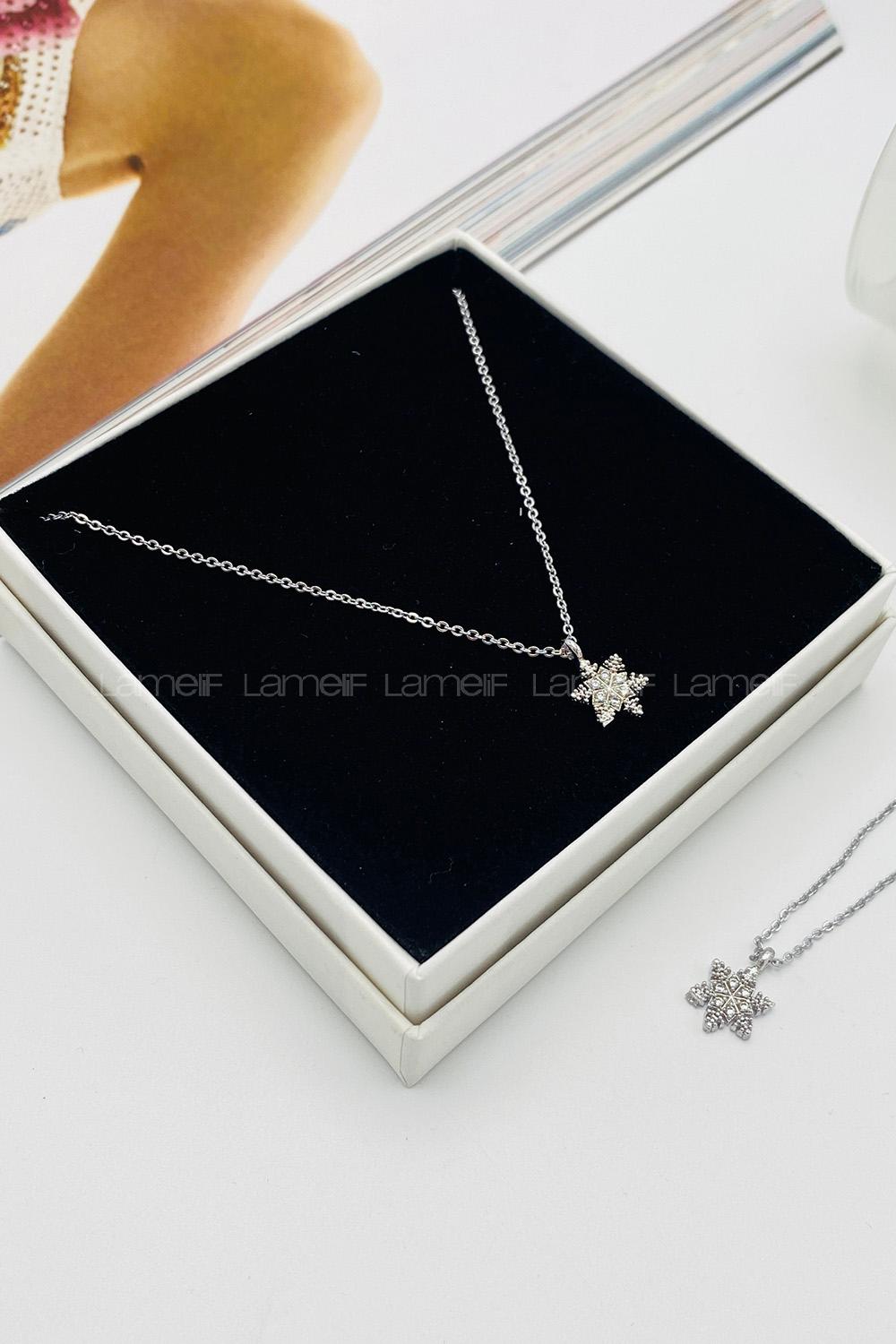 Lamelif Gümüş Kristal Taşlı Kar Tanesi Zirkon Kolye