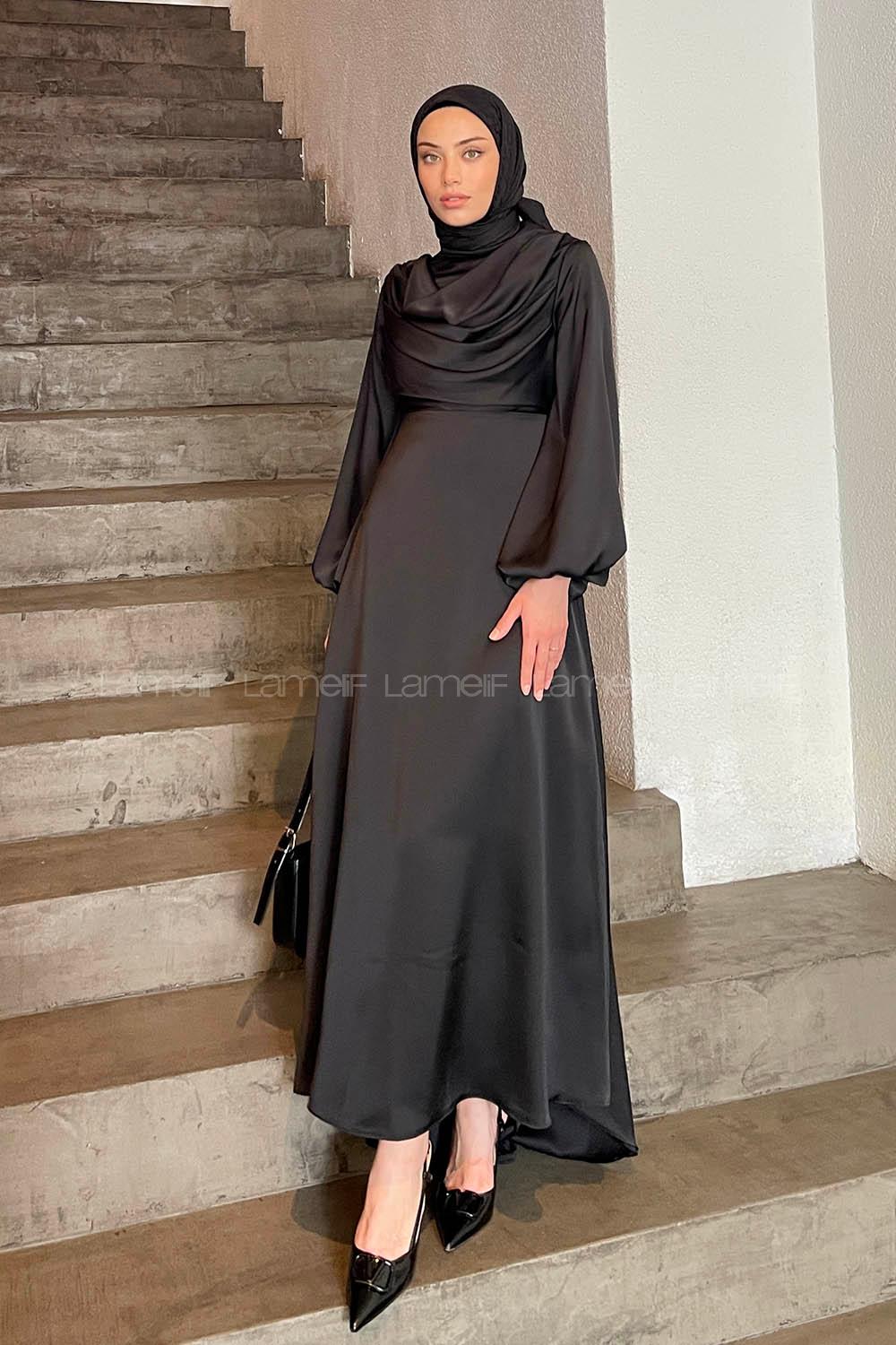 Lamelif Ön Drapeli Saten Tesettür Elbise Siyah