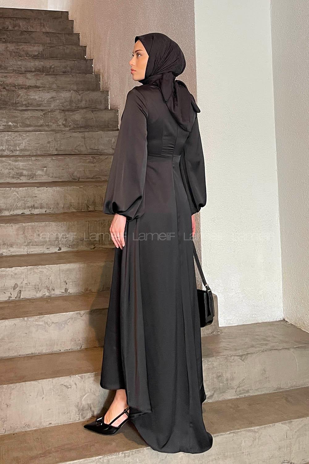 Lamelif Ön Drapeli Saten Tesettür Elbise Siyah