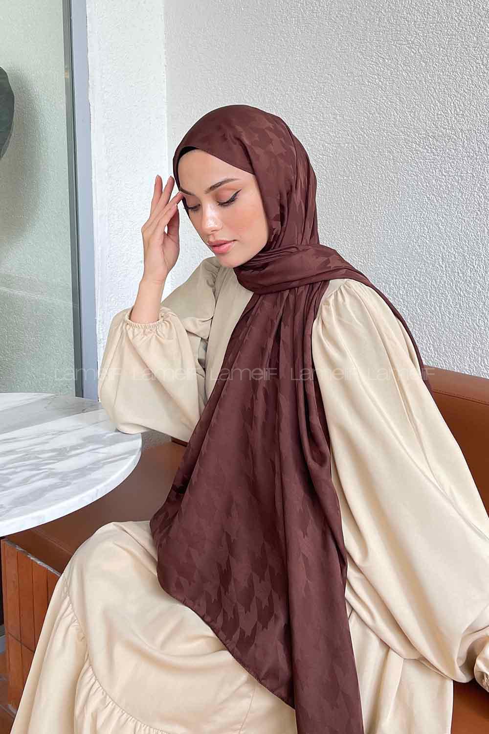 Lamelif Kazayağı Desen Jakar Serisi Şal Koyu Kahve