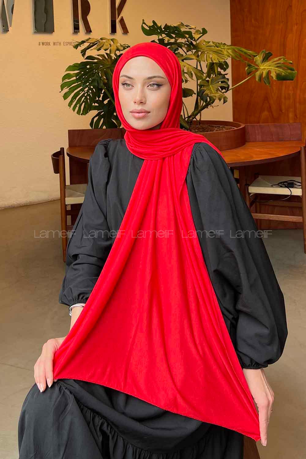 Lamelif Kırmızı Penye Şal