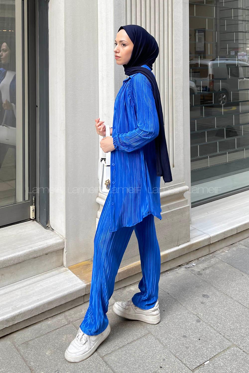 Lamelif Pliseli Saten Kumaş Tesettür Takım Mavi