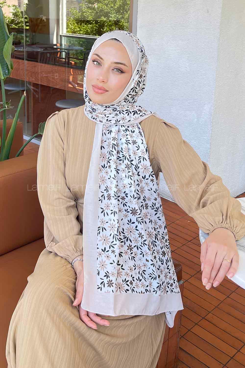 Lamelif Fleur Desen Soft Şal Bej-Siyah