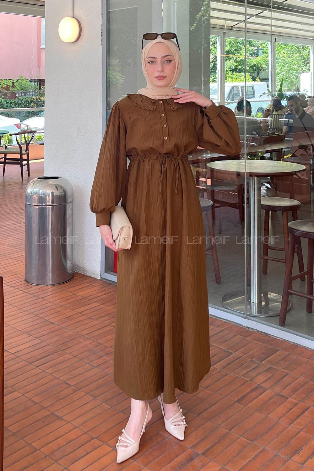 Lamelif Yaka Dantel Detaylı Elbise Kahverengi