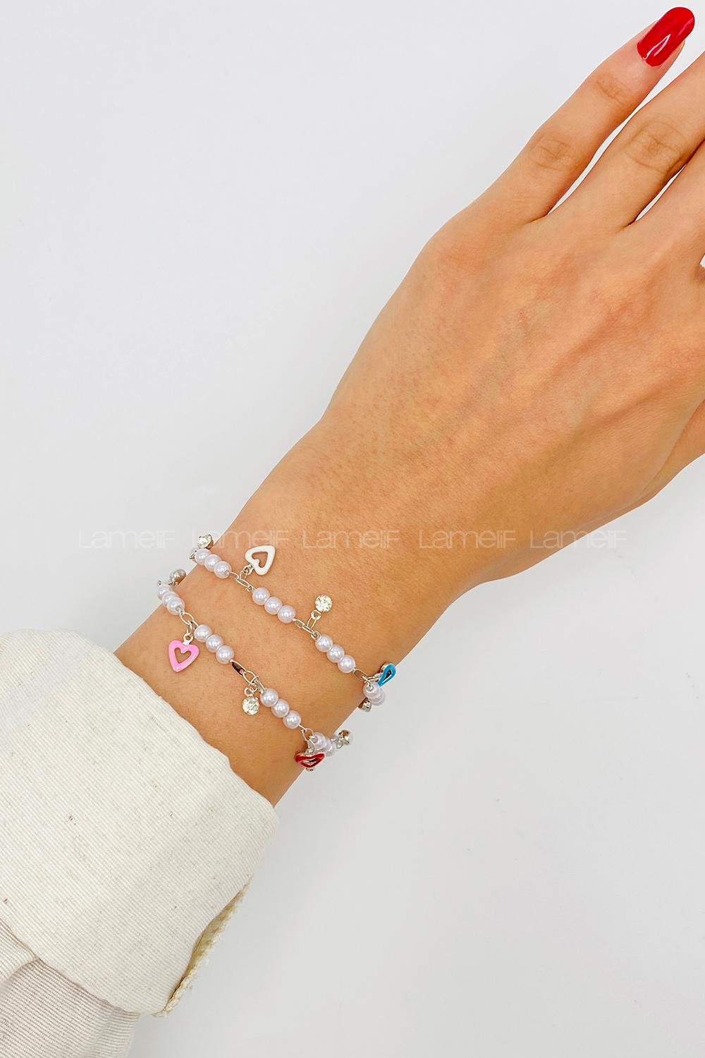 Lamelif Gümüş İnci Detaylı Renkli Kalpli Zarif Bileklik