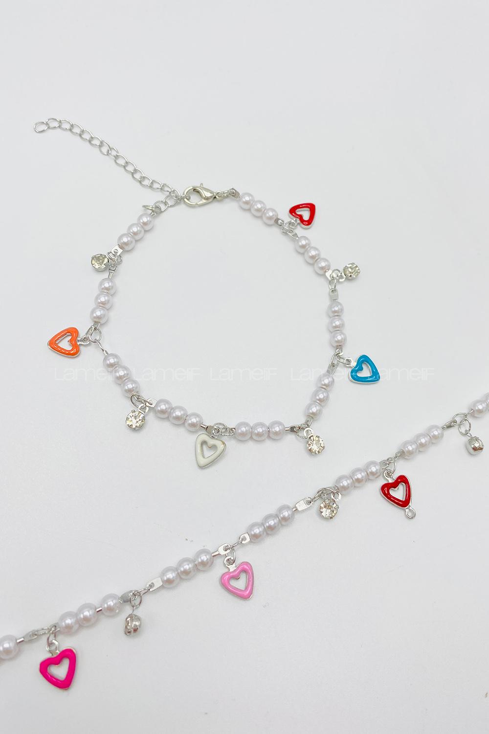 Lamelif Gümüş İnci Detaylı Renkli Kalpli Zarif Bileklik