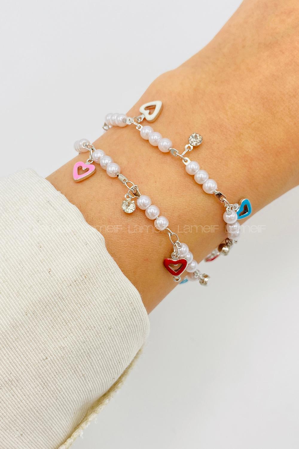 Lamelif Gümüş İnci Detaylı Renkli Kalpli Zarif Bileklik