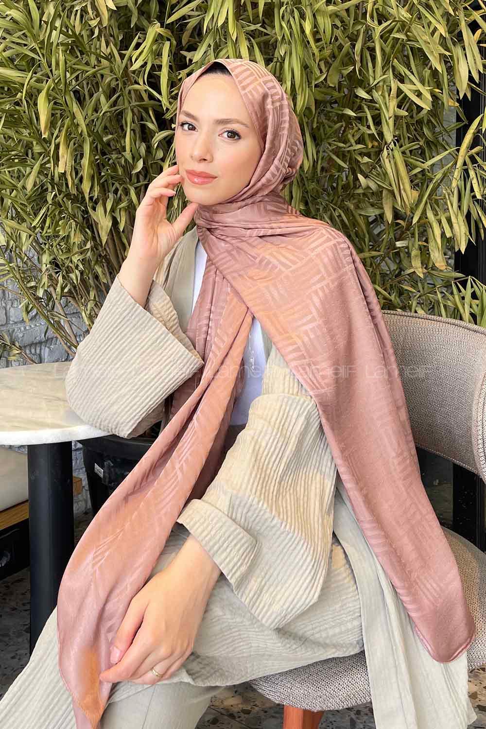 Lamelif Kibrit Desen Jakar Şal Latte