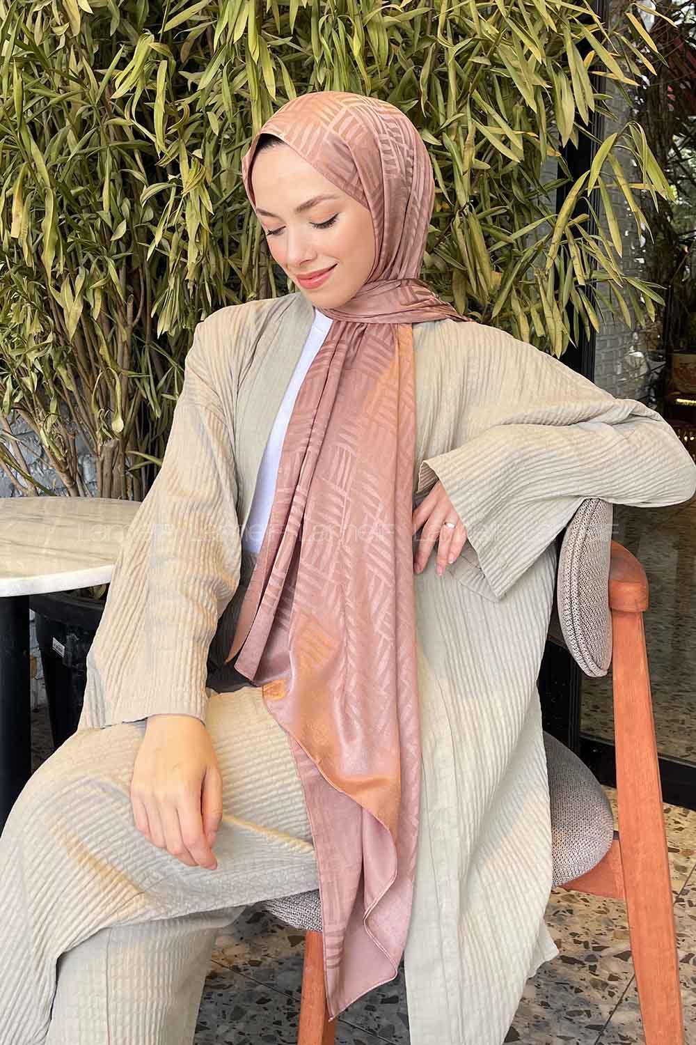 Lamelif Kibrit Desen Jakar Şal Latte