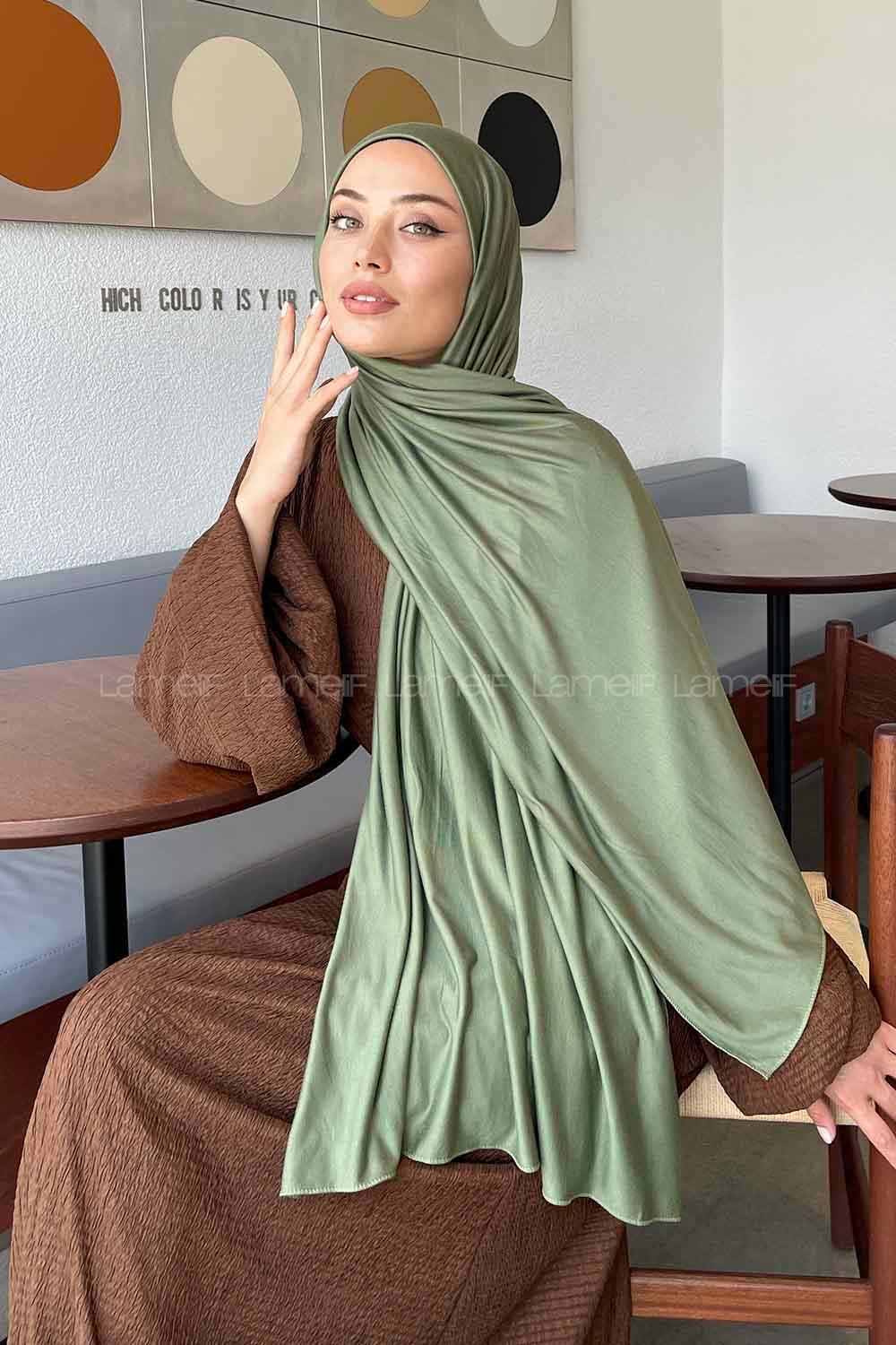 Army Green Combed Fabric Straight Shawl