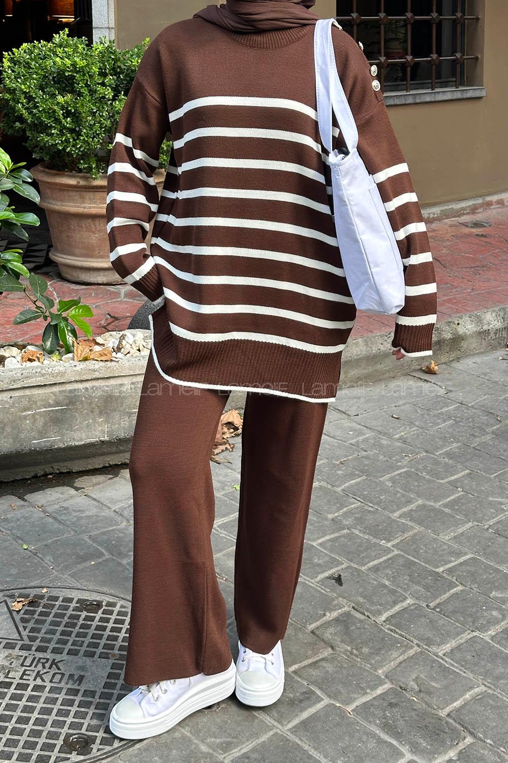 Lamelif Çizgili Yaka Düğme Detaylı Triko Tesettür Takım Acı Kahve