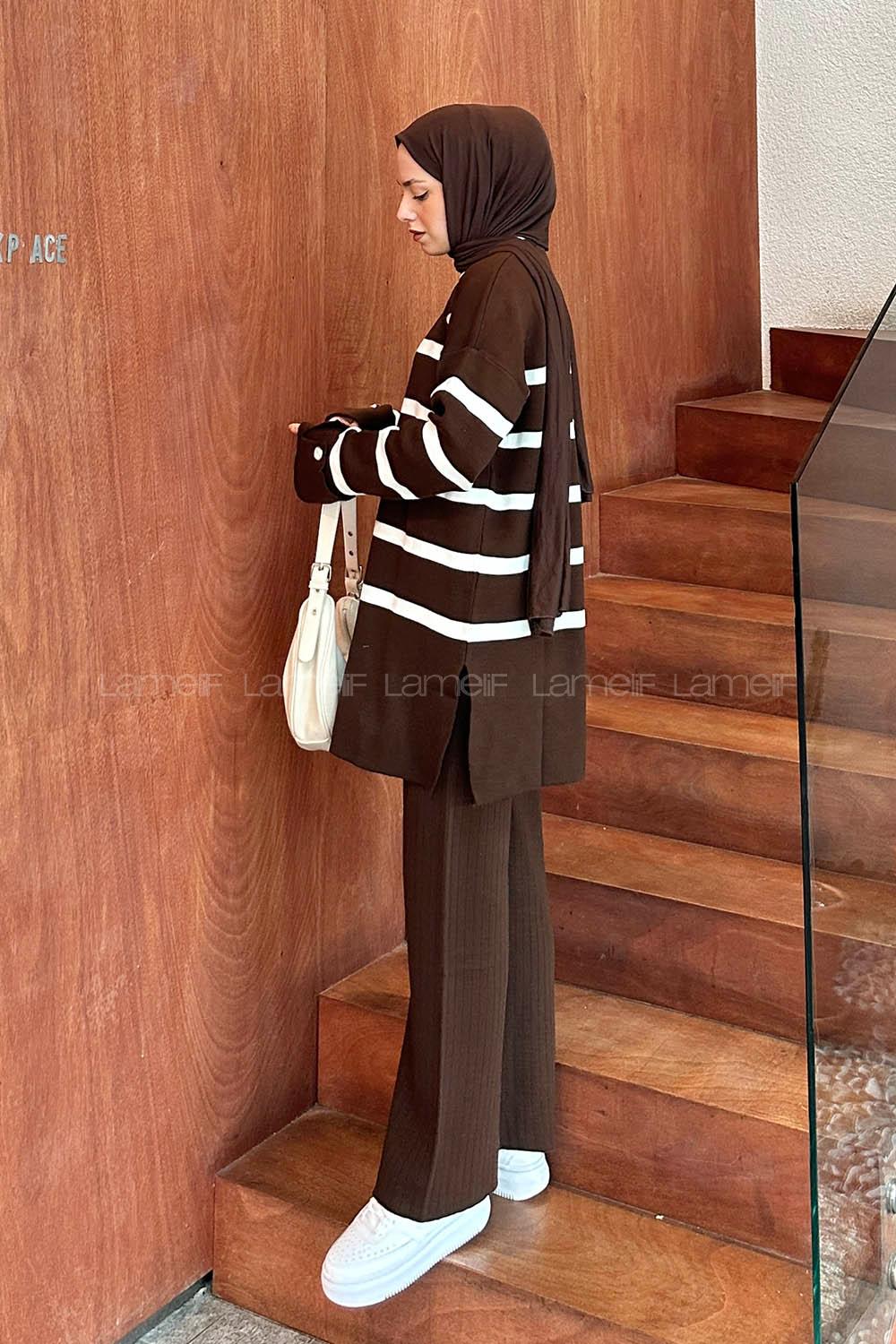 Bitter Brown Crew Neck Long Arm Knitwear Regular Trousers Comfortable Suit