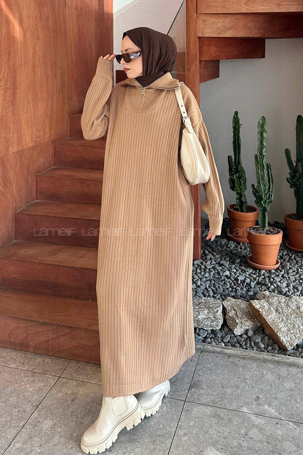 Lamelif Yaka Fermuar Detaylı Triko Tesettür Elbise Sütlü Kahve