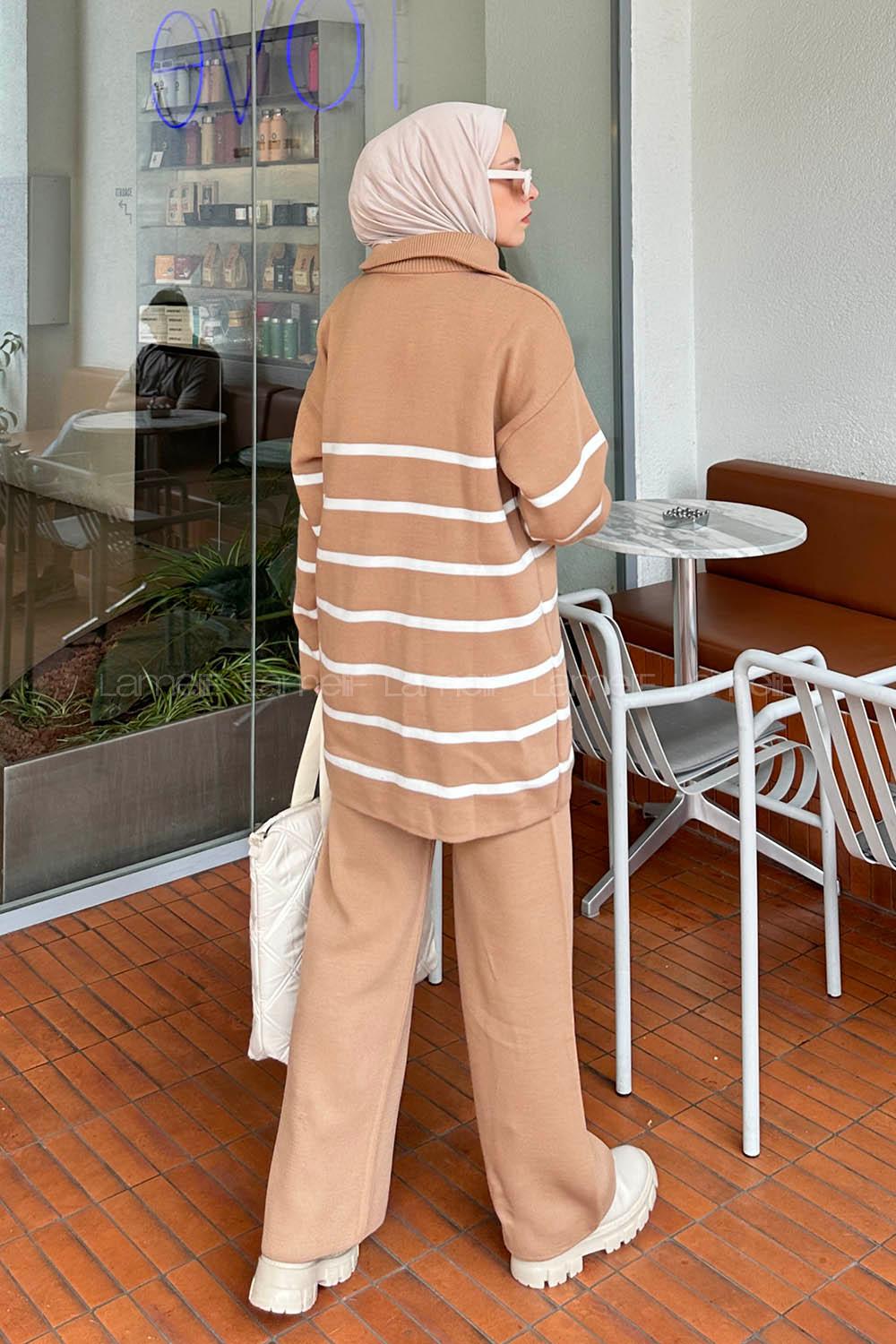 Lamelif Yaka Fermuarlı Çizgili Triko Tesettür Takım Sütlü Kahve