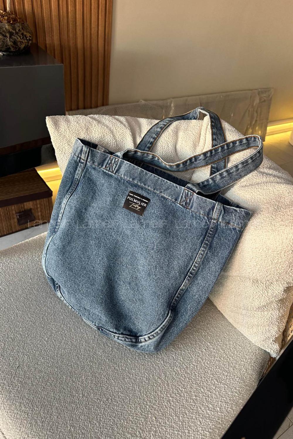 Lamelif Yıkamalı Kot Arma Detaylı Çanta