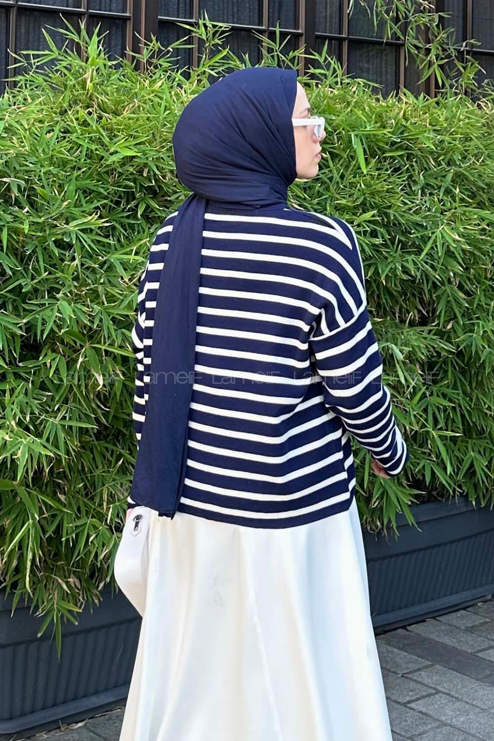 Navy Blue Turtle Neck Long Arm Jumper