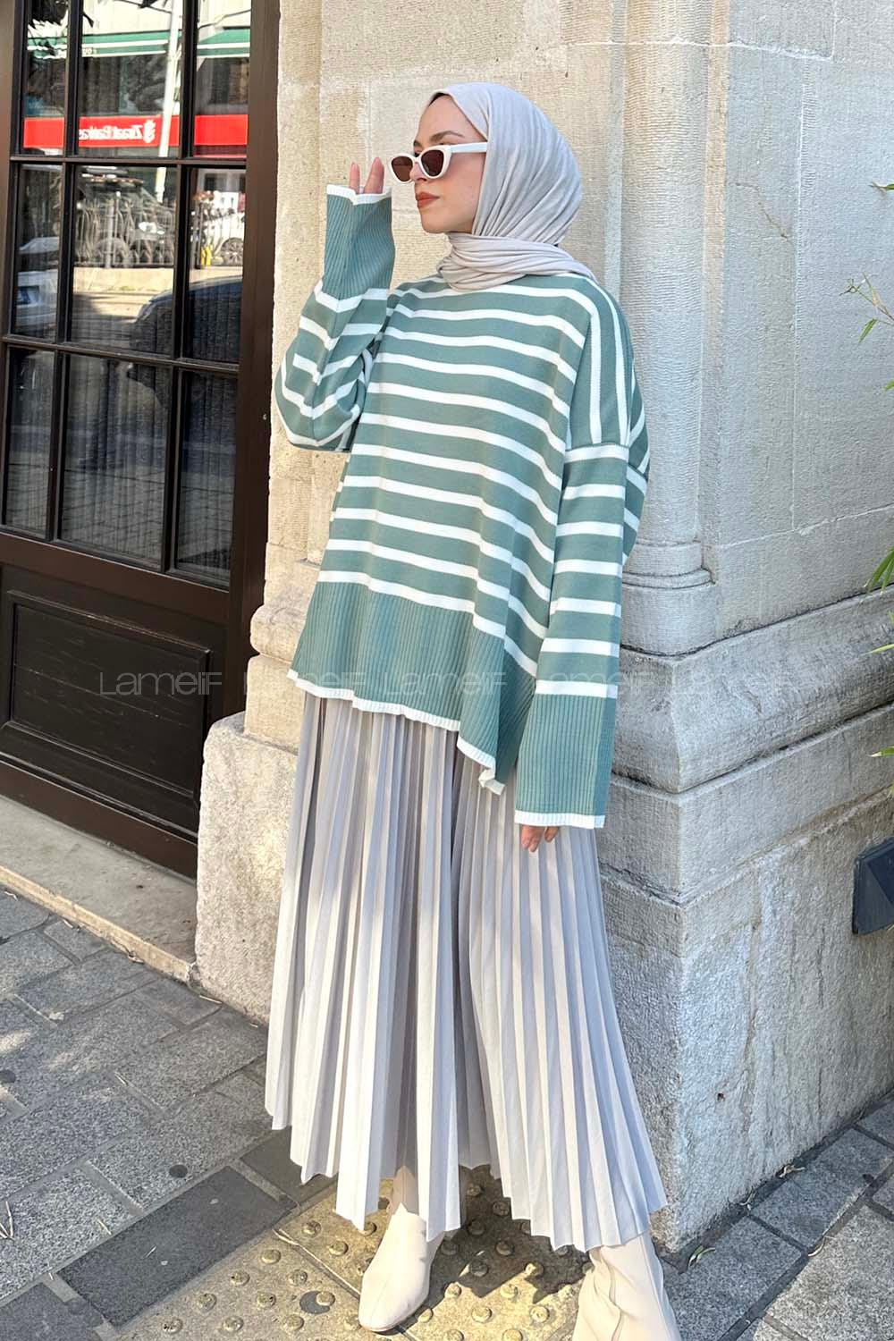 Modalamelif Balıkçı Yaka Çizgi Desenli Yırtmaçlı Triko Kazak Çağla Yeşili