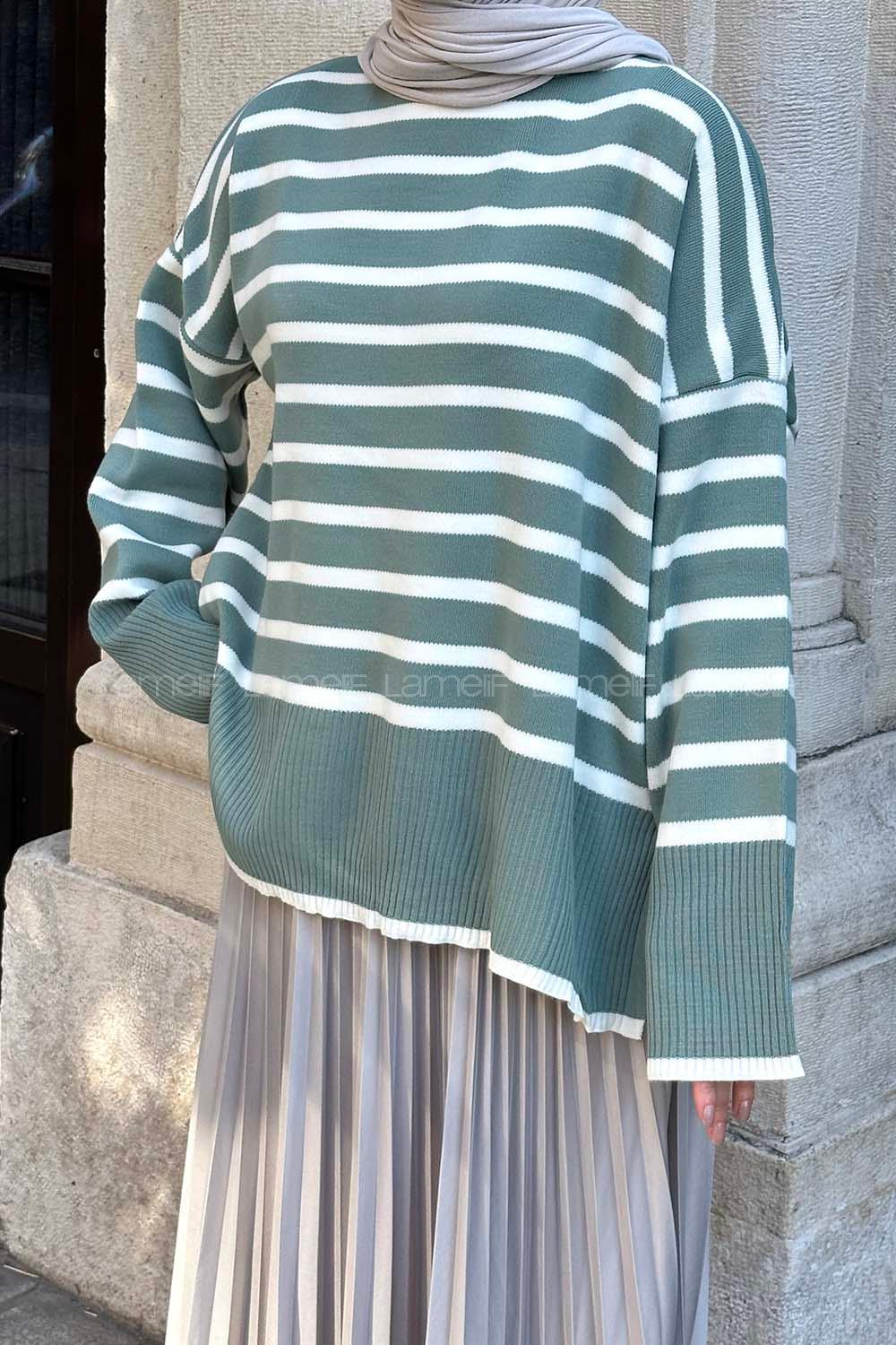 Modalamelif Balıkçı Yaka Çizgi Desenli Yırtmaçlı Triko Kazak Çağla Yeşili