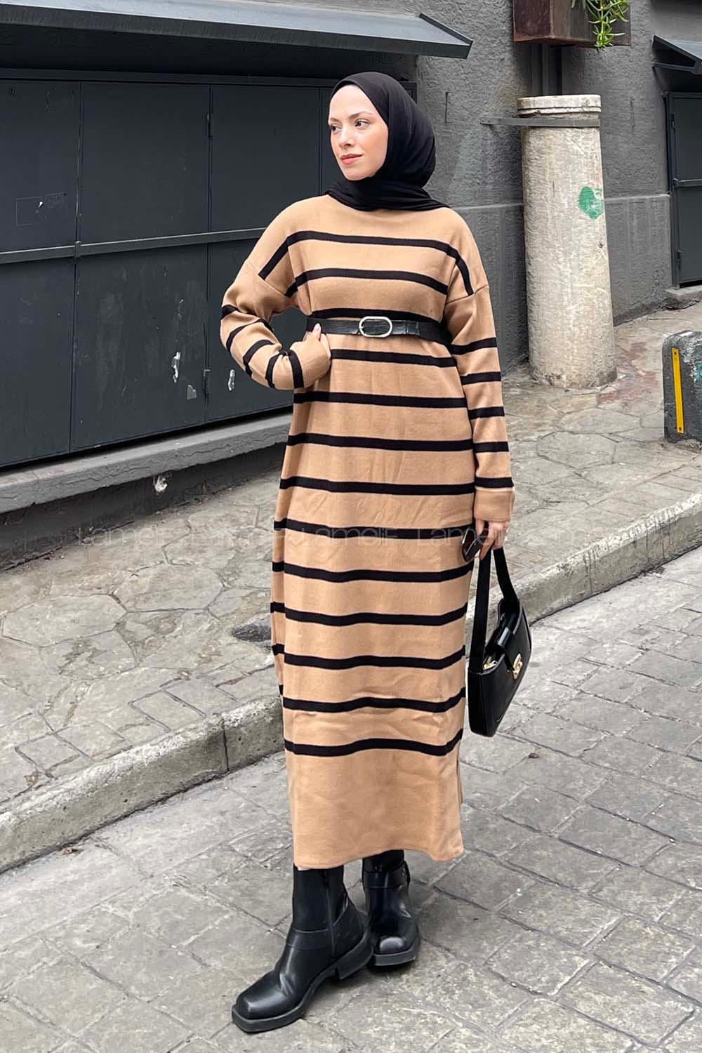 Lamelif Çizgi Detaylı Triko Tesettür Elbise Siyah Kahverengi