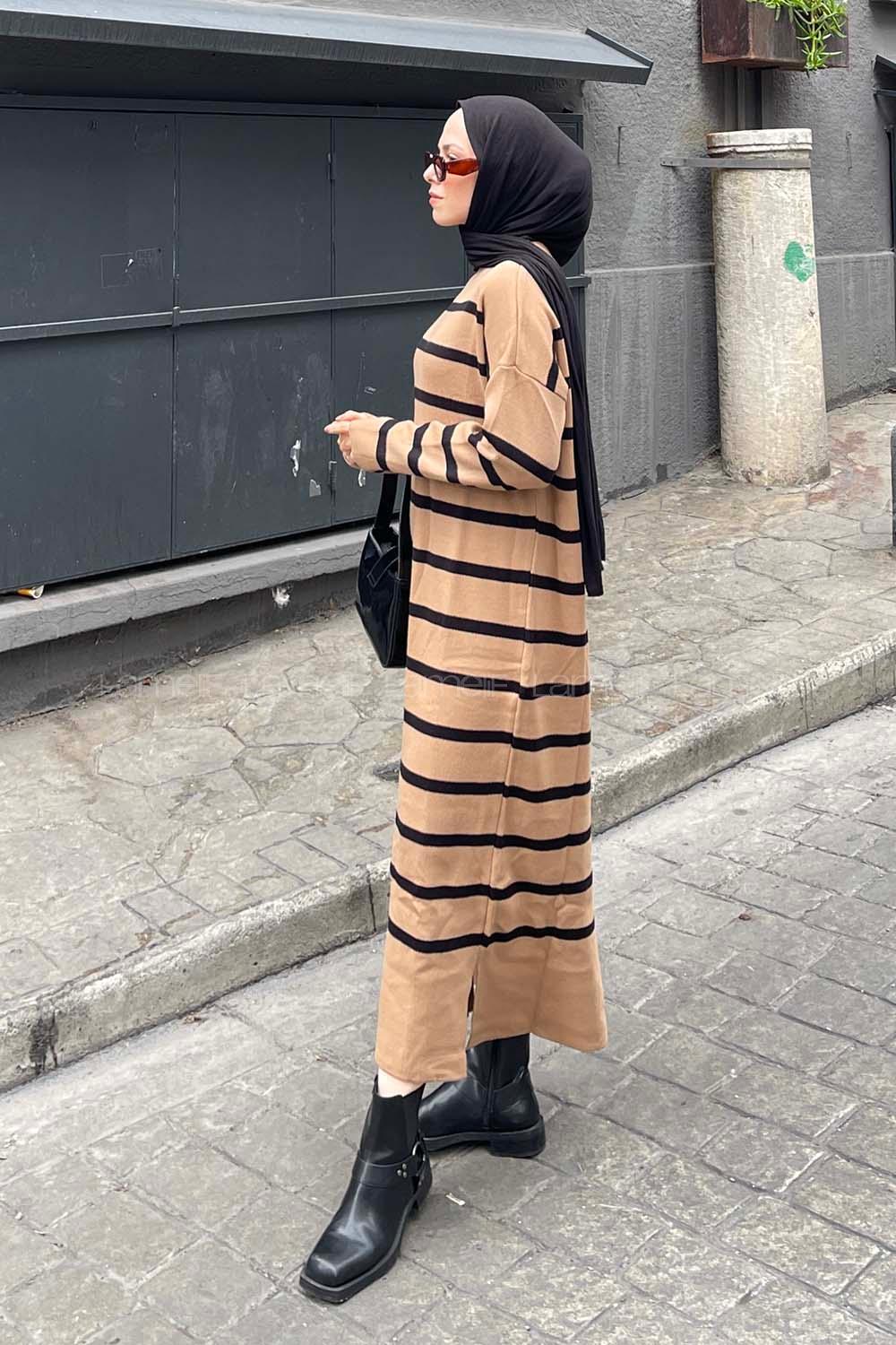 Lamelif Çizgi Detaylı Triko Tesettür Elbise Siyah Kahverengi