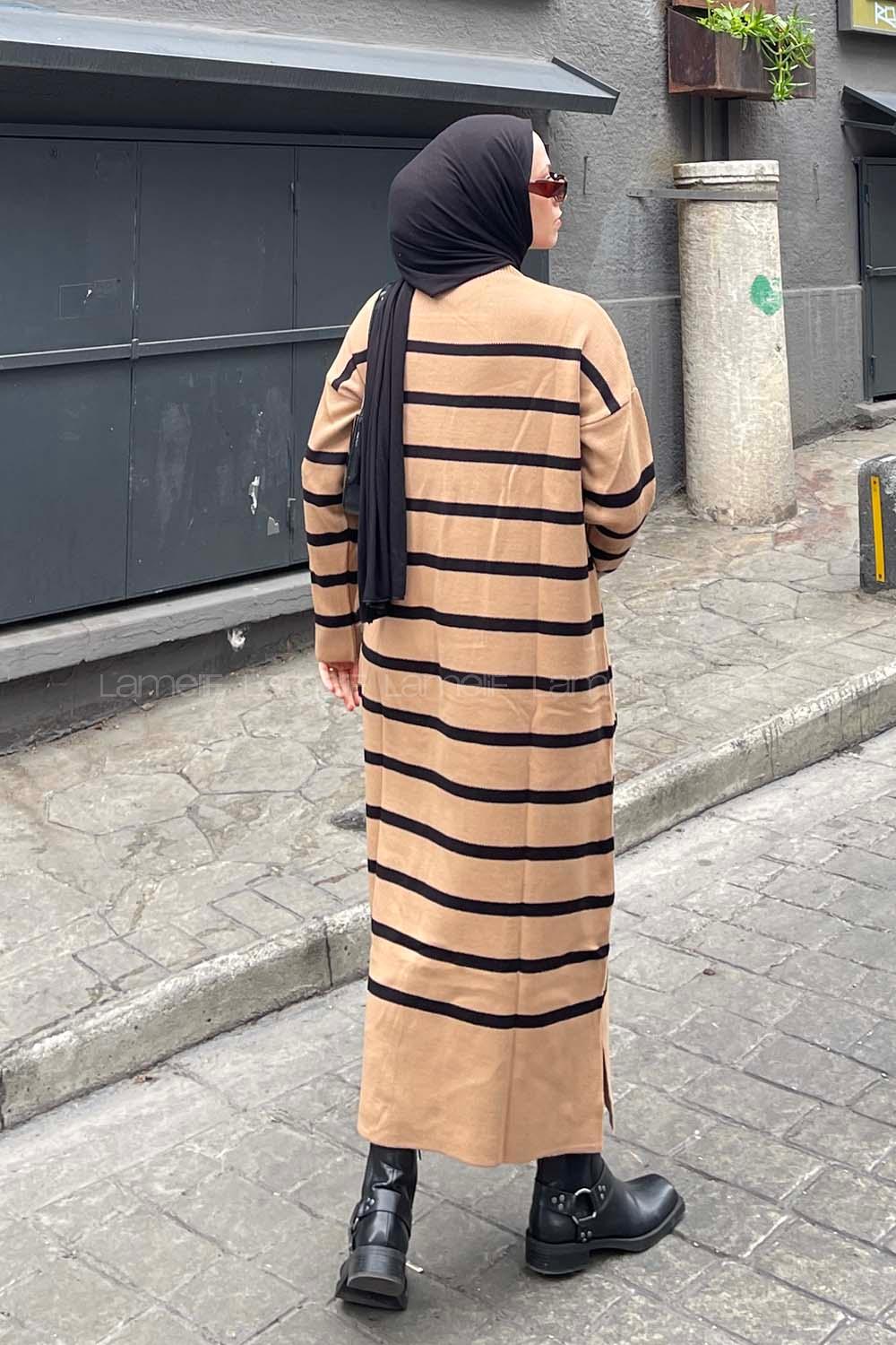 Lamelif Çizgi Detaylı Triko Tesettür Elbise Siyah Kahverengi