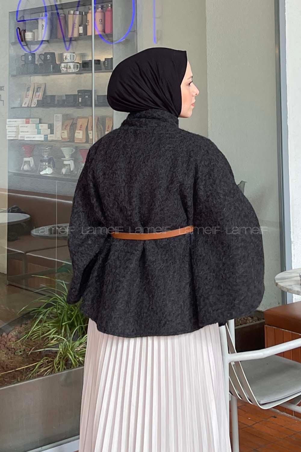 Lamelif Hakim Yaka Kemer Detaylı Kaşe Panço Siyah