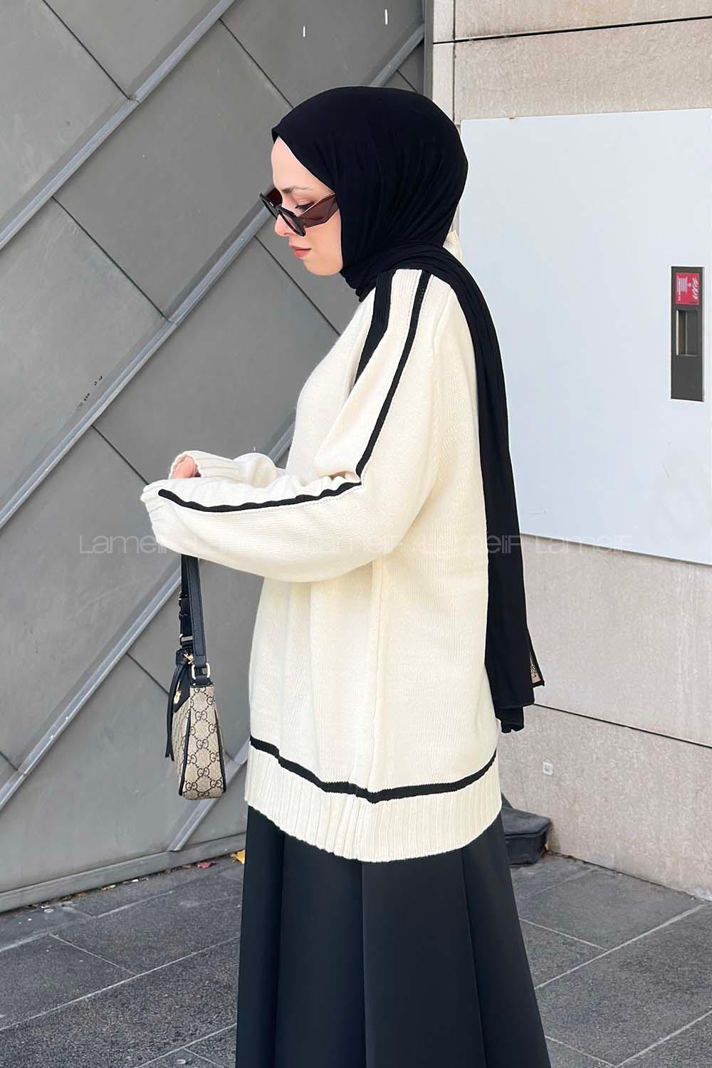 Lamelif Balıkçı Yaka SiyahŞerit Detaylı Kazak Ekru