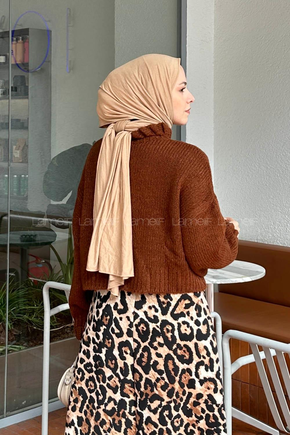 Cinnamon Medium Crew Neck Long Arm Jumper