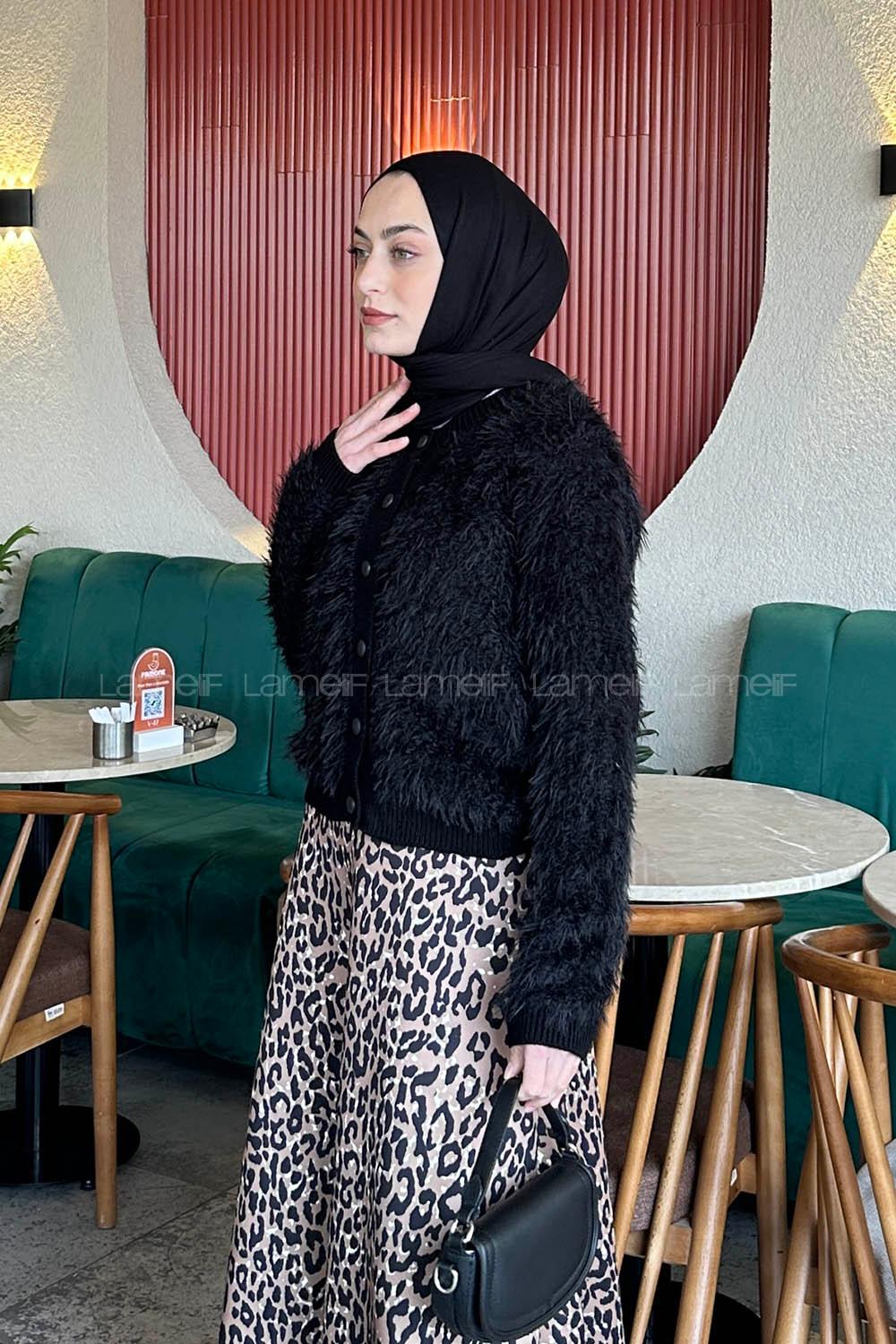 Black Crew Neck Long Arm Acrylic Cardigan