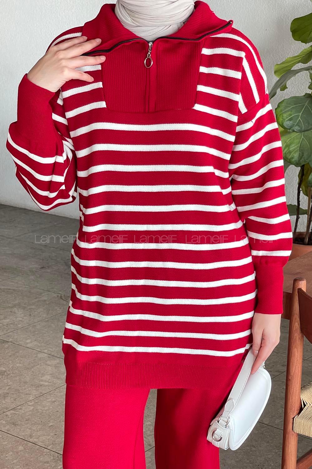 Red Zippered Neck Long Arm Without Accessories Regular Trousers Suit