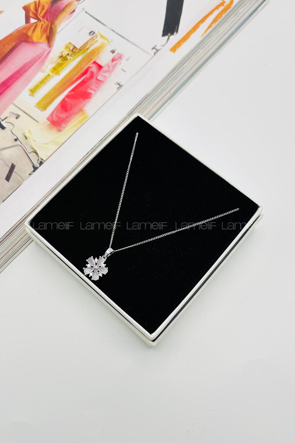 Lamelif Pudra Kristal Taşlı Zirkon Çiçek Kolye