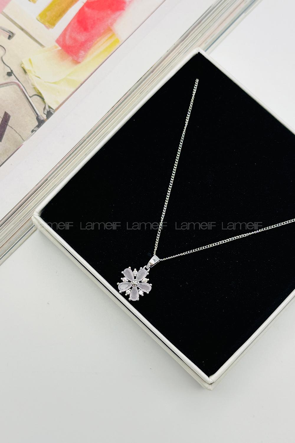 Lamelif Pudra Kristal Taşlı Zirkon Çiçek Kolye