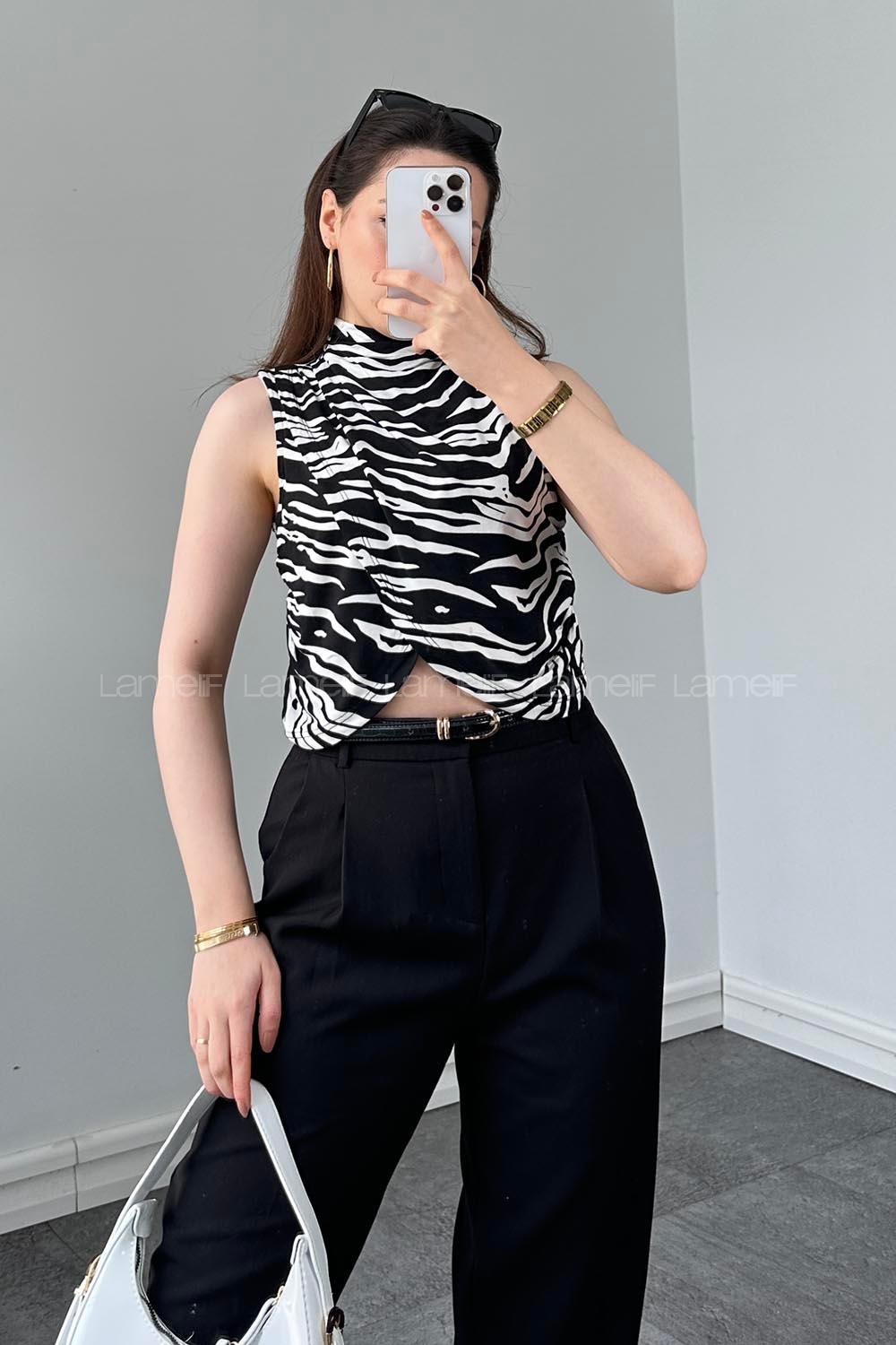 Lamelif Kruvaze Detaylı Karışık Çizgi Desen Body Siyah