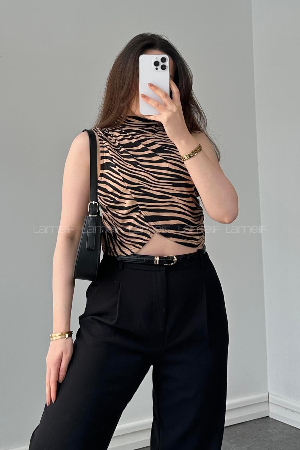 Camel Mock Turtle Neck Zero Arm Combed Fabric Body