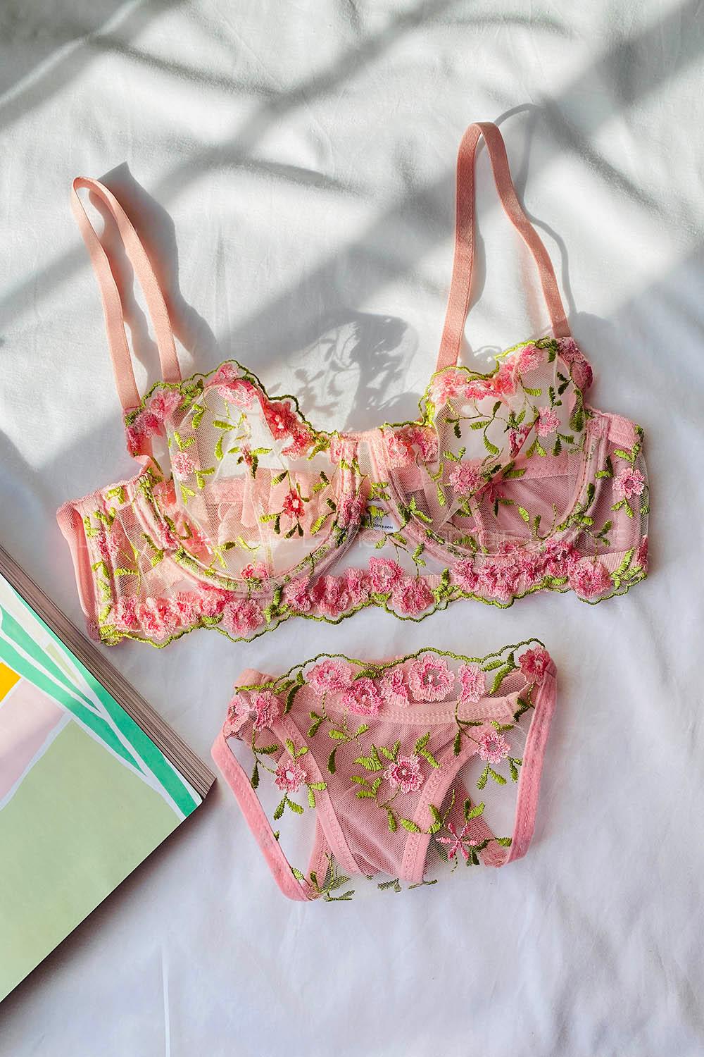 Lamelif Brode Çiçek Nakışlı Takım