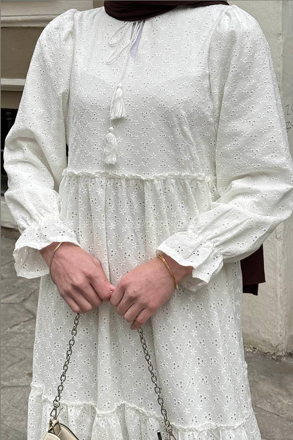 Lamelif Çiçek İşlemeli Fisto Elbise Beyaz