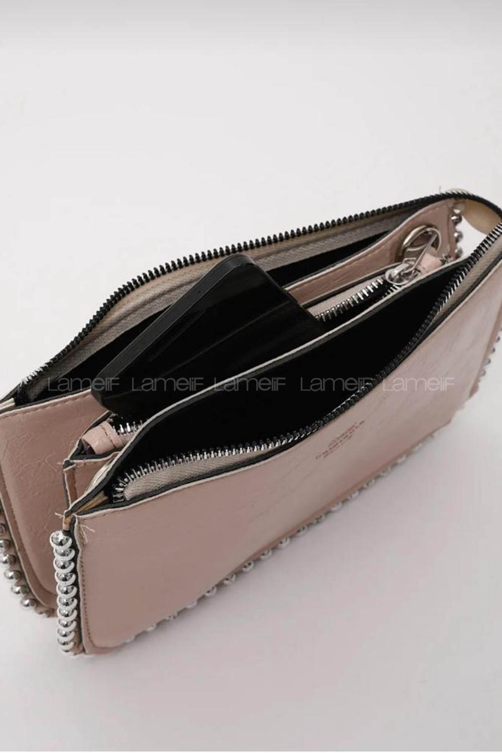 Lamelif Zımbalı Çapraz Askılı Zincirli Model Yumuşak Deri Fermuarlı Kadın Omuz Çantası Vizonrengi