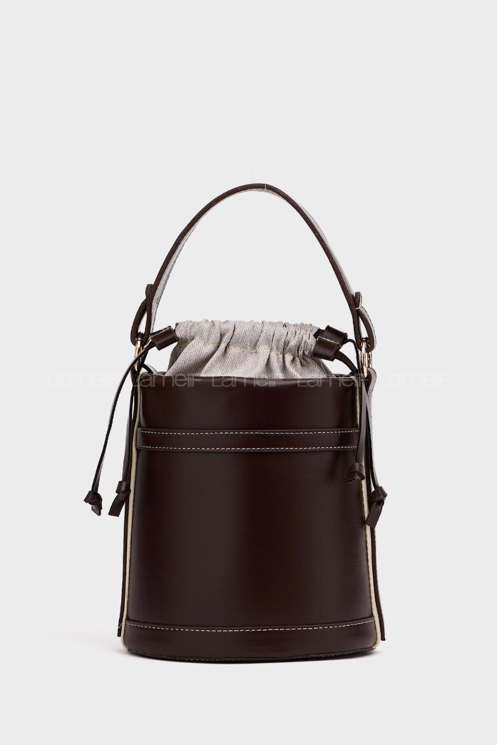 Lamelif Kova model Kontrast Dikişli Büzgülü Kapatma El ve Omuz Çanta Acı Kahve