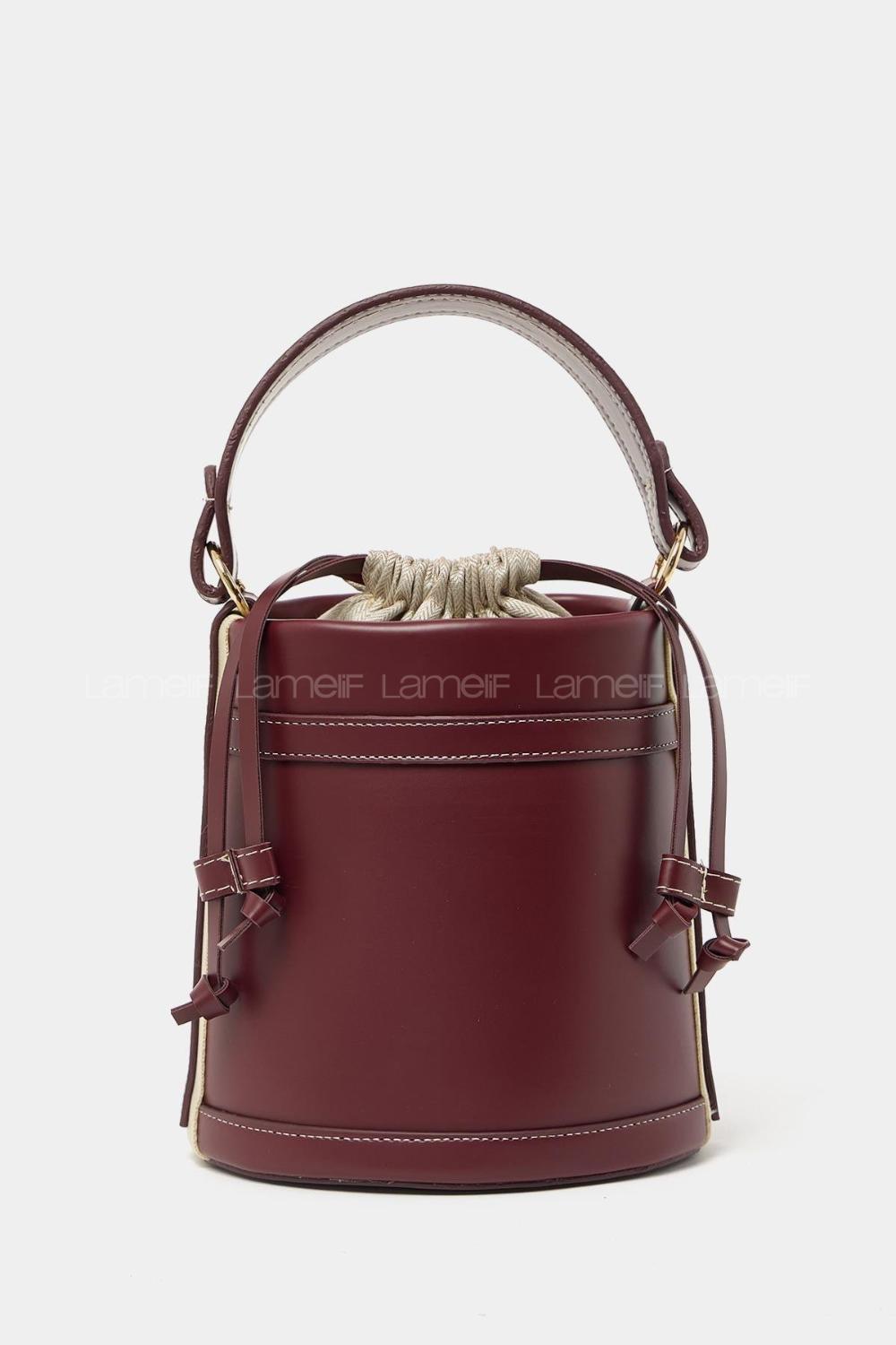 Lamelif Kova model Kontrast Dikişli Büzgülü Kapatma El ve Omuz Çanta Bordo