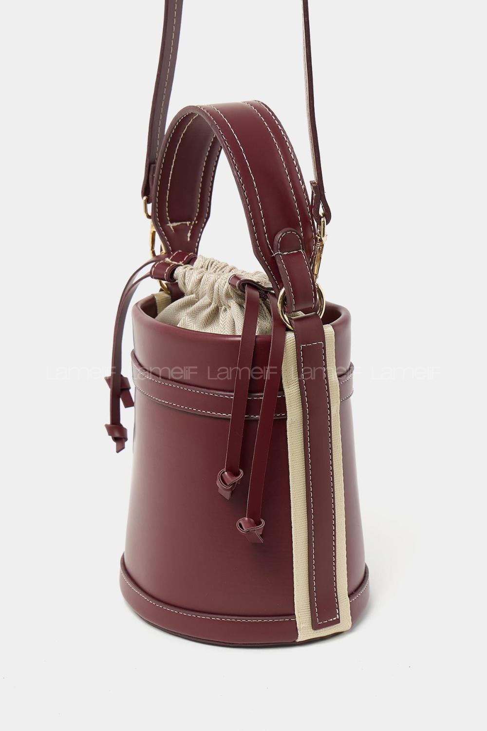Lamelif Kova model Kontrast Dikişli Büzgülü Kapatma El ve Omuz Çanta Bordo