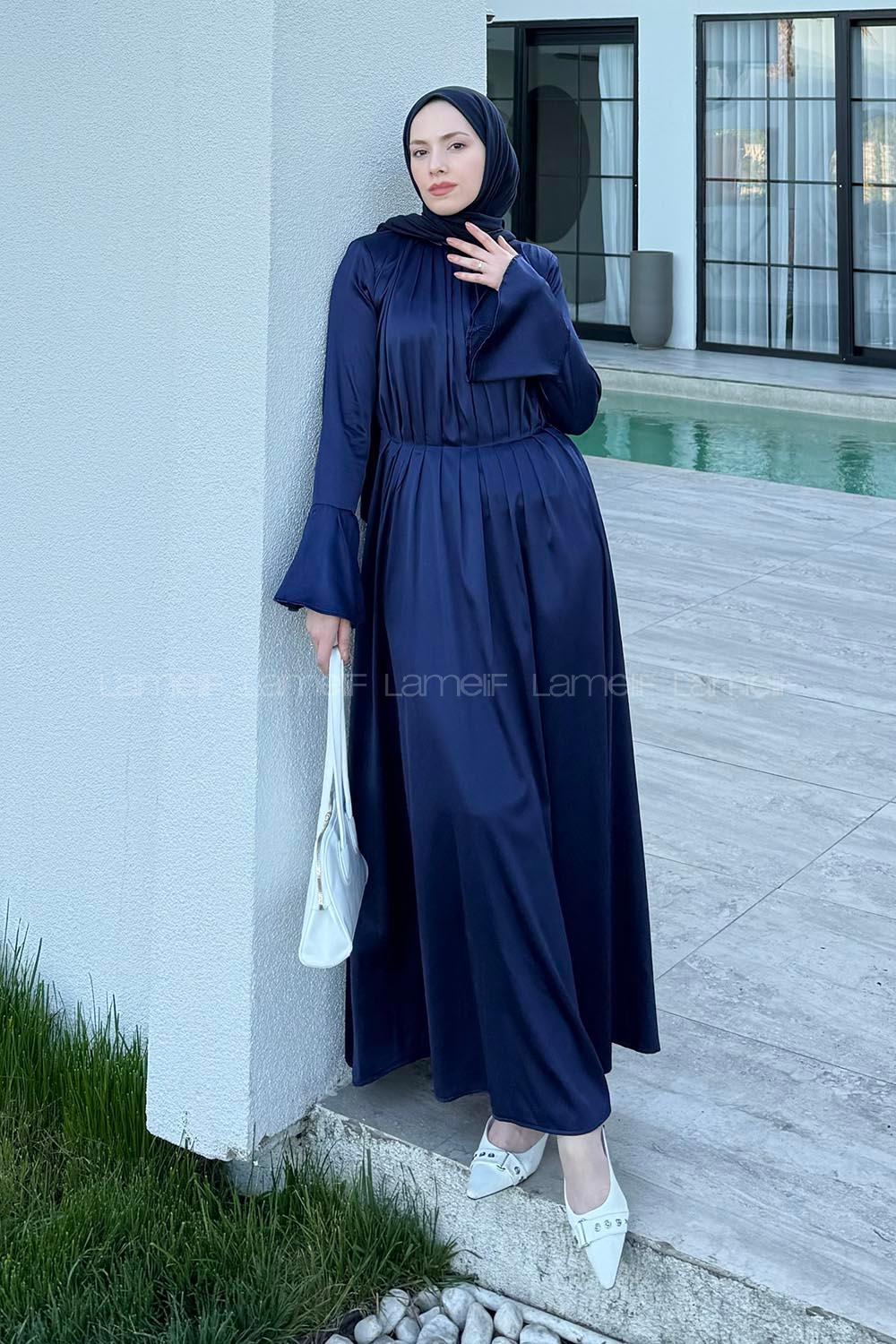 Lamelif Pileli Gül Detaylı Tesettür Elbise Lacivert