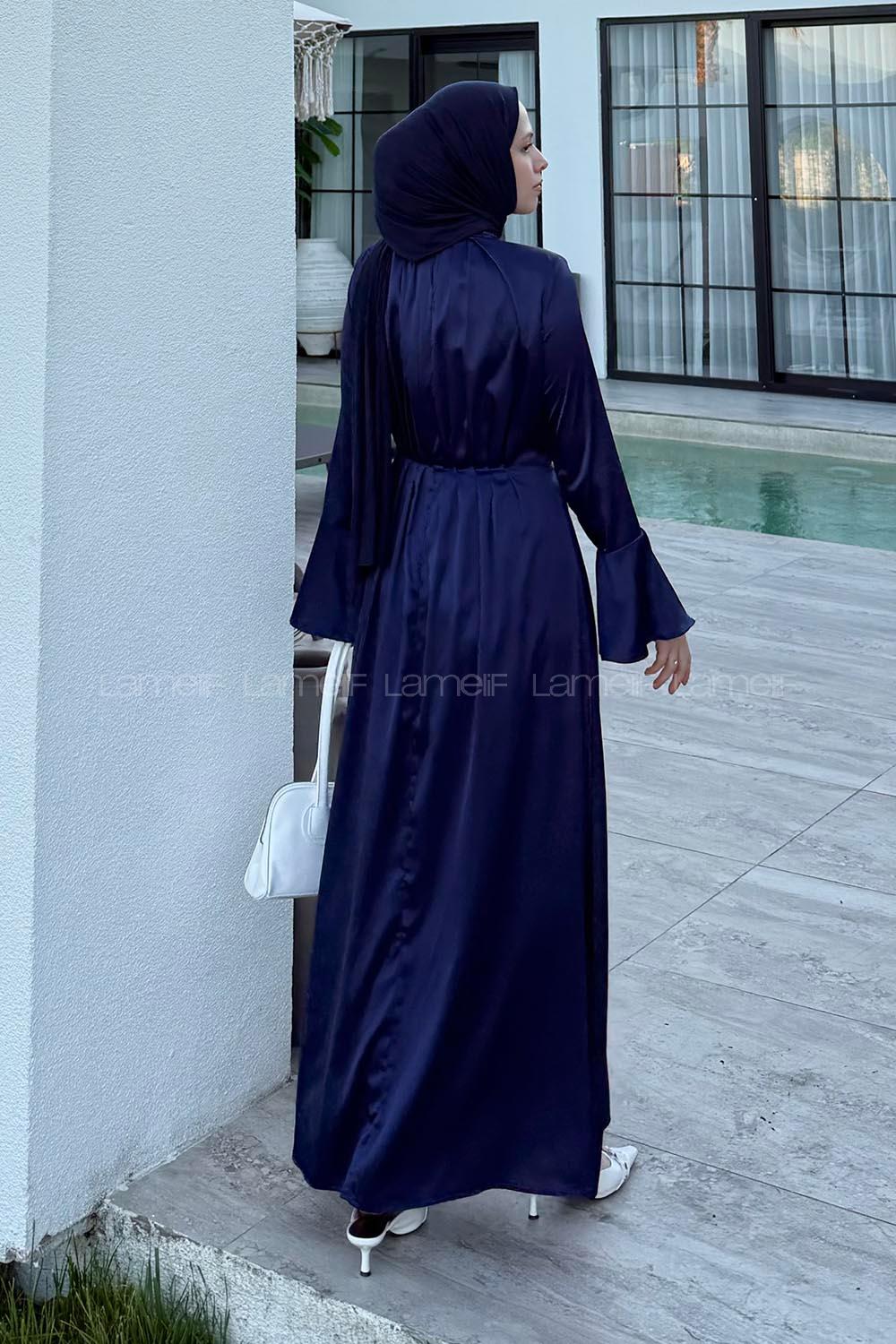 Lamelif Pileli Gül Detaylı Tesettür Elbise Lacivert