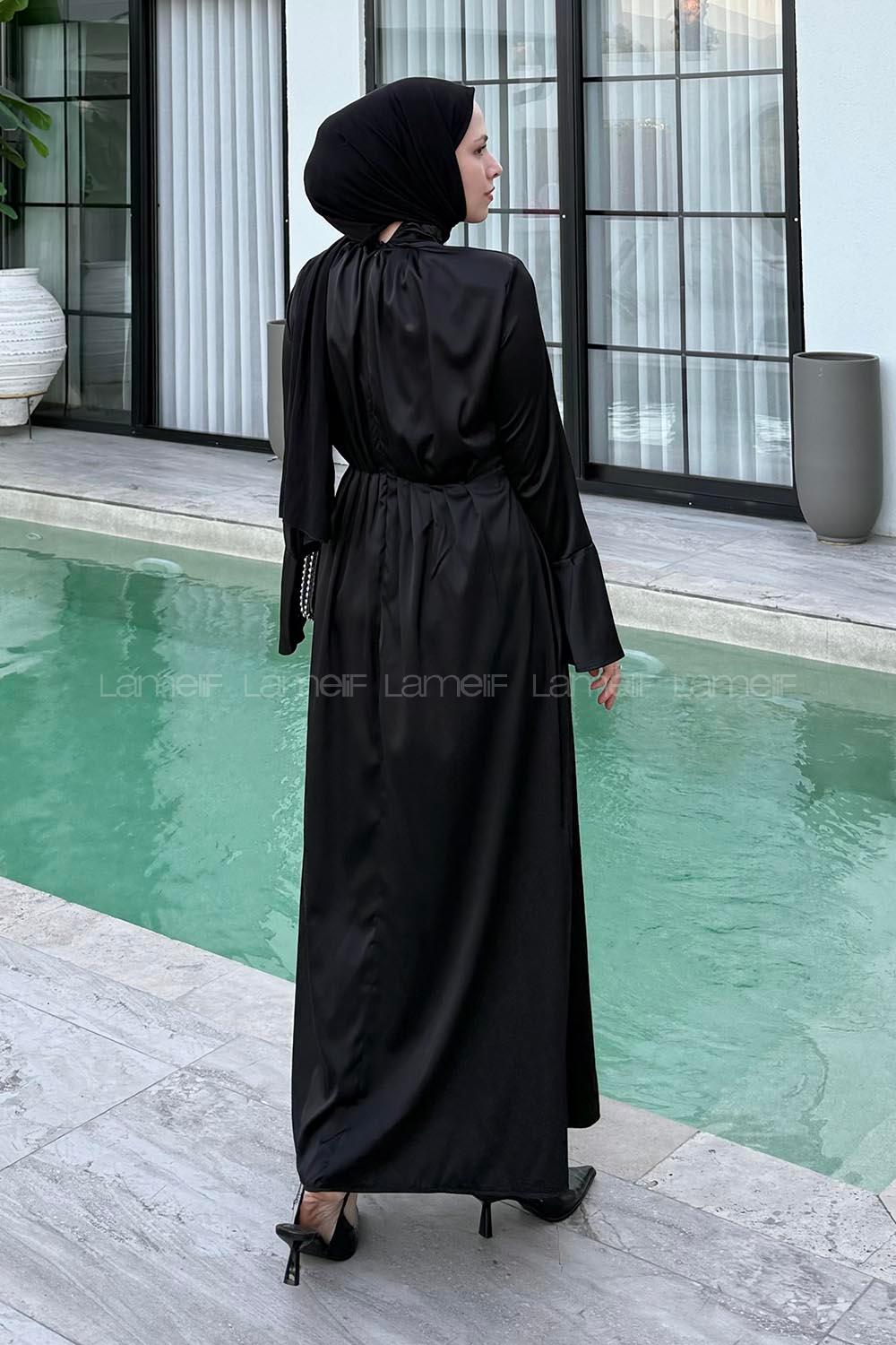 Lamelif Pileli Gül Detaylı Tesettür Elbise Siyah