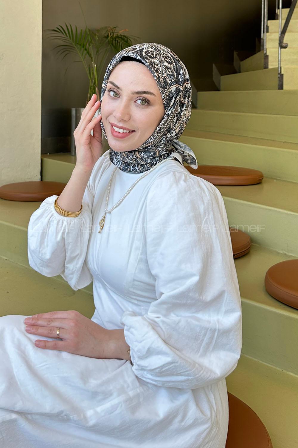 Lamelif Retro Desen Soft Eşarp Camel Ekru