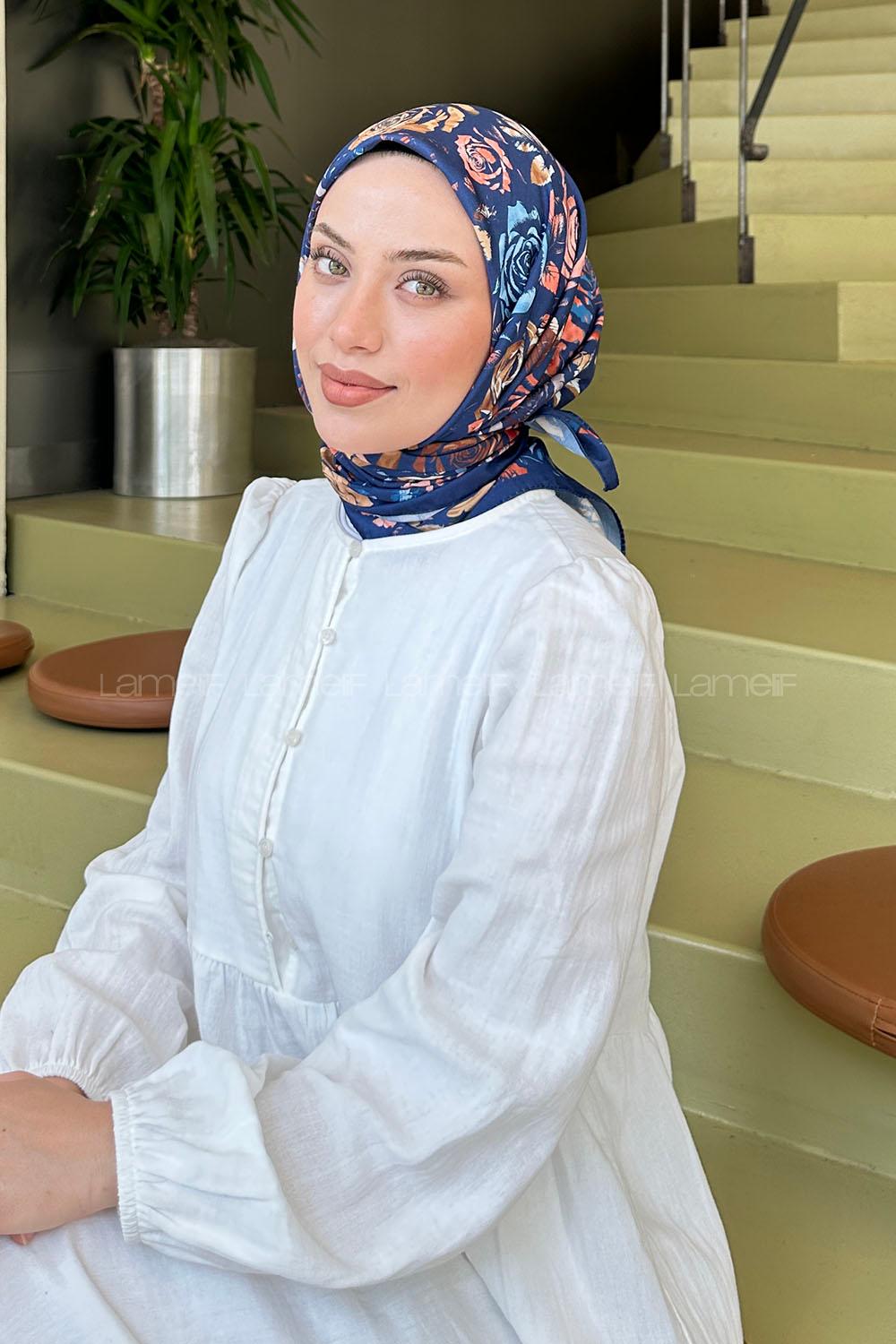 Lamelif Çiçek Desen Modal Eşarp Lacivert