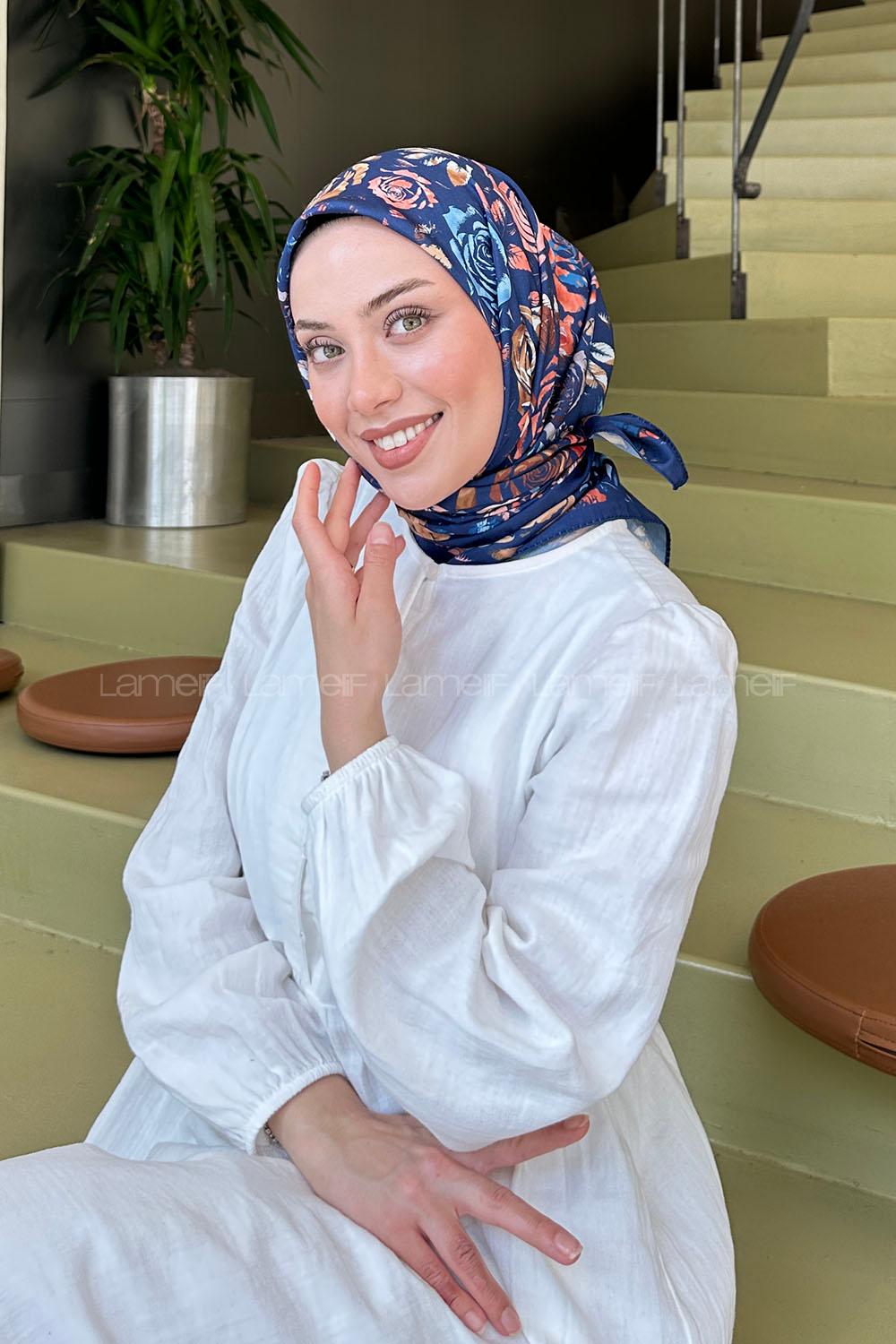 Lamelif Çiçek Desen Modal Eşarp Lacivert