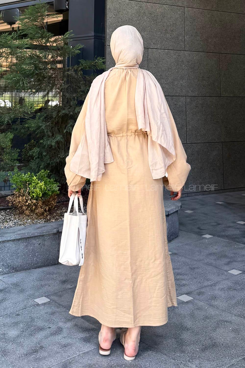 Lamelif Balon Kol Bağlamalı Tesettür Elbise Kum Beji
