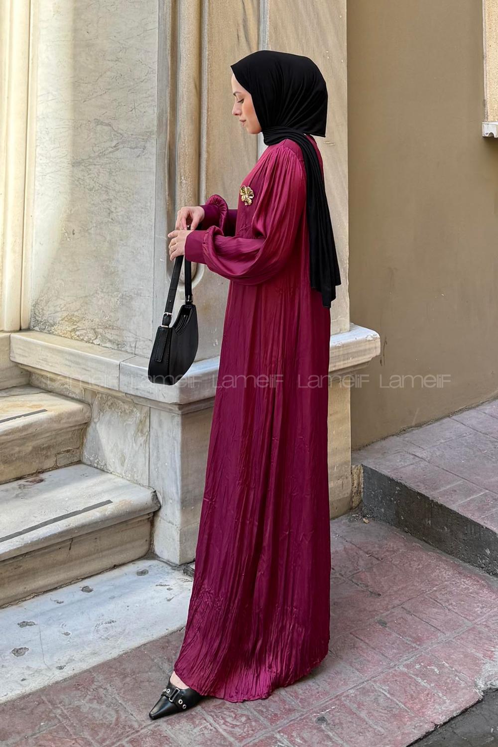 Lamelif Broş Detaylı Tesettür Elbise Bordo