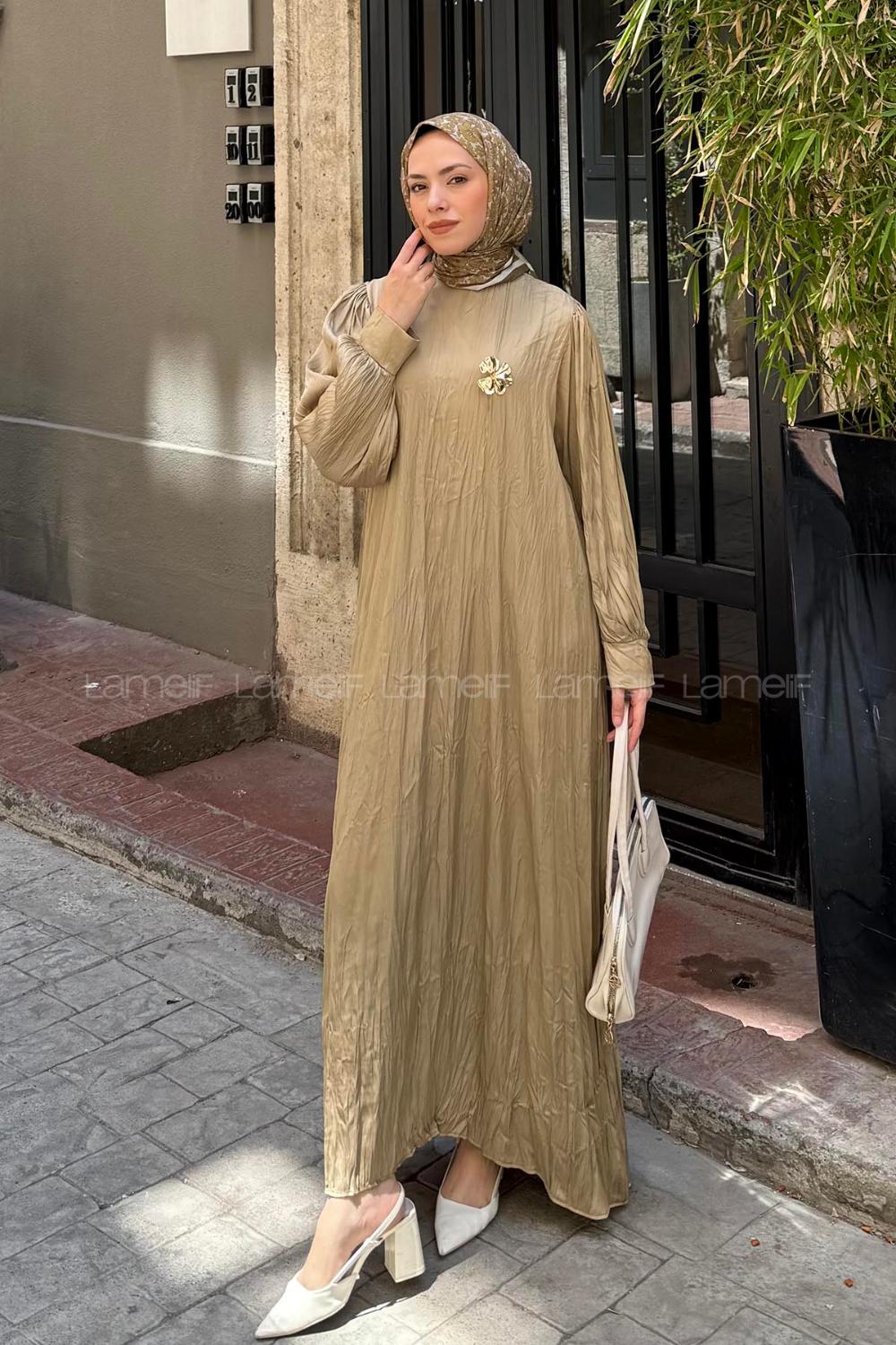 Lamelif Broş Detaylı Tesettür Elbise Yağ Yeşili